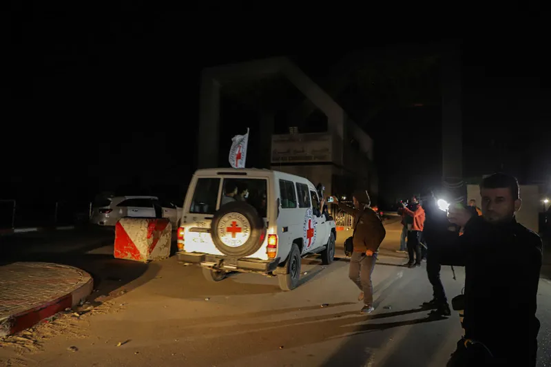 Kassam Tugayları bir siyonist esirin daha cesedini teslim etti