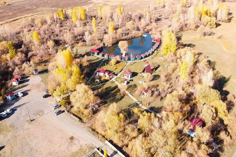 Sonbahar manzarası doğaya renk kattı