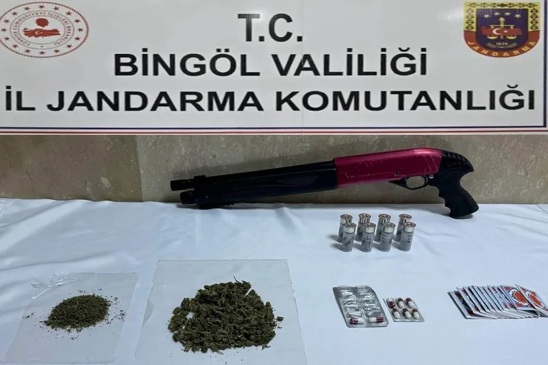 Bingöl’de evde uyuşturucu madde ve ruhsatsız silah ele geçirildi