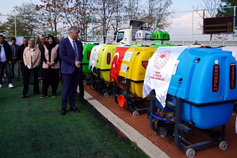 Aladağ’da üreticilere yüzde 70 hibeli ilaçlama makinesi desteği