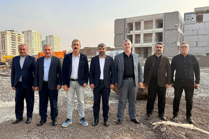 HÜDA PAR Milletvekili Dinç: Diyarbakır Şehir Hastanesi bir an önce bitirilmeli!