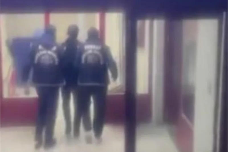 Trafik güvenliğini tehlikeye atan sürücü hakkında işlem yapıldı