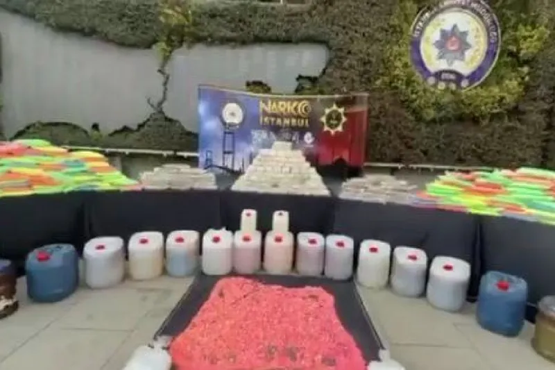 İstanbul’da geniş çaplı uyuşturucu operasyonu: 10 kişi tutuklandı