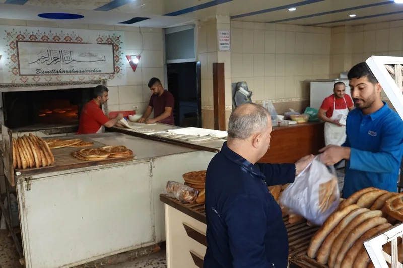 Fırıncılar artan maliyetlerden şikâyetçi: Ekmeğin fiyatı aynı, giderler katlandı