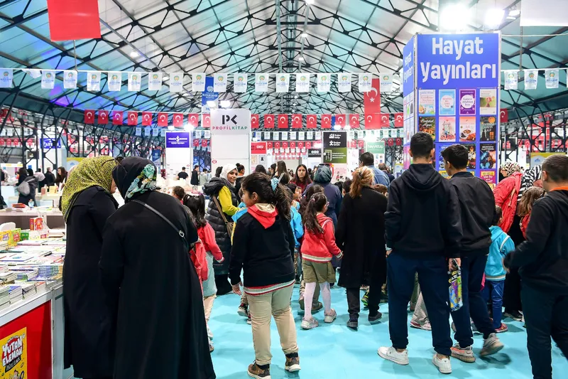 Malatya Anadolu Kitap ve Kültür Fuarı kitapseverlerden yoğun ilgi görüyor