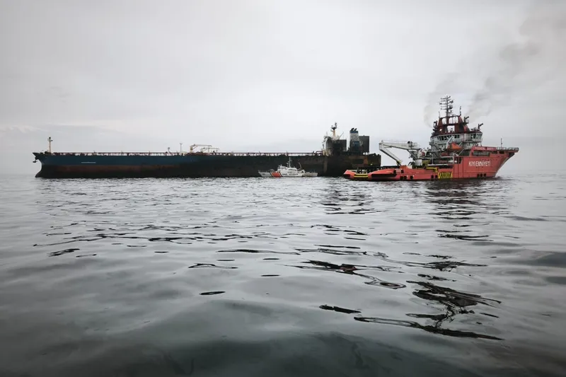 Karadeniz açıklarındaki KAIROS gemisinde yangın söndürüldü