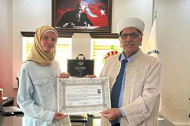 Polonyalı gazeteci Antalya’da Müslüman oldu