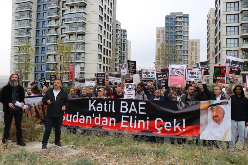 BAE Büyükelçiliği önünde El-Faşir katliamı protesto edildi