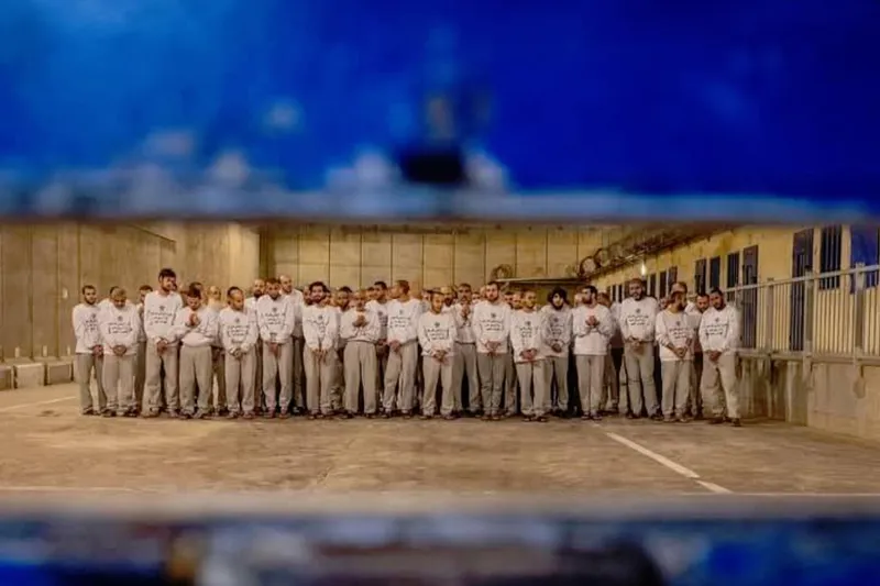 Filistinli esirlere yönelik baskılar artıyor: Hücreler iki kat kalabalık, Kur’an yasağı getirildi