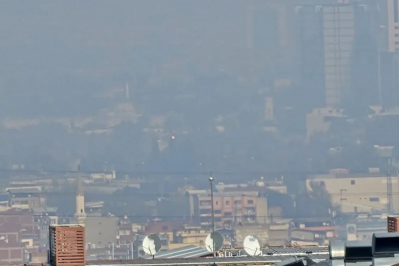 Bursa’da sis etkili oluyor