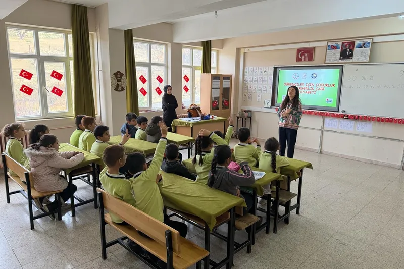 Siirt’te ortaokul öğrencilerine diyabet farkındalık ve hijyen eğitimi