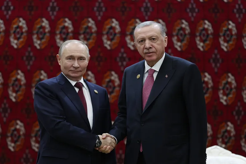 Cumhurbaşkanı Erdoğan, Putin ile Aşkabat’ta görüştü