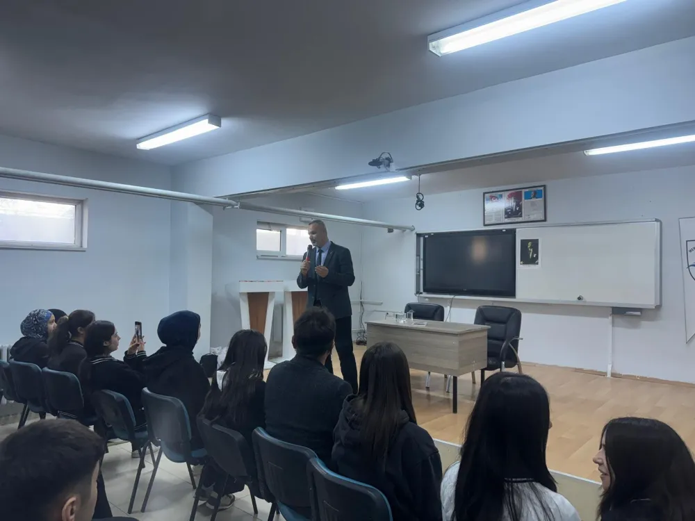 Cizre’de “Başarıda Arkadaş Seçimi” Konferansı Düzenlendi