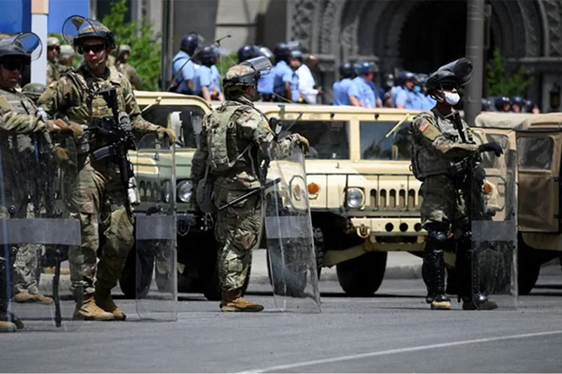 Washington’daki saldırının ardından tüm ulusal muhafızlar silahlandırıldı