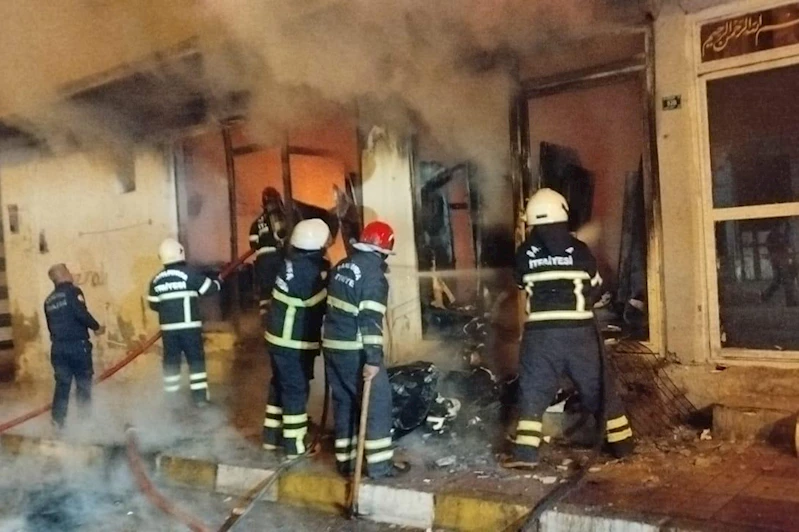 Şanlıurfa’da 2 iş yerinde çıkan yangın söndürüldü