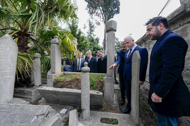 İstanbul Valisi Gül,  zarar gören Şehzadebaşı Camii