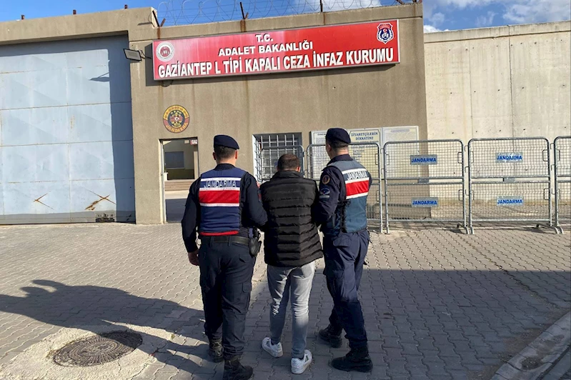 Bilişim sistemleri ile dolandırıcılık yapan 2 kişi yakalandı