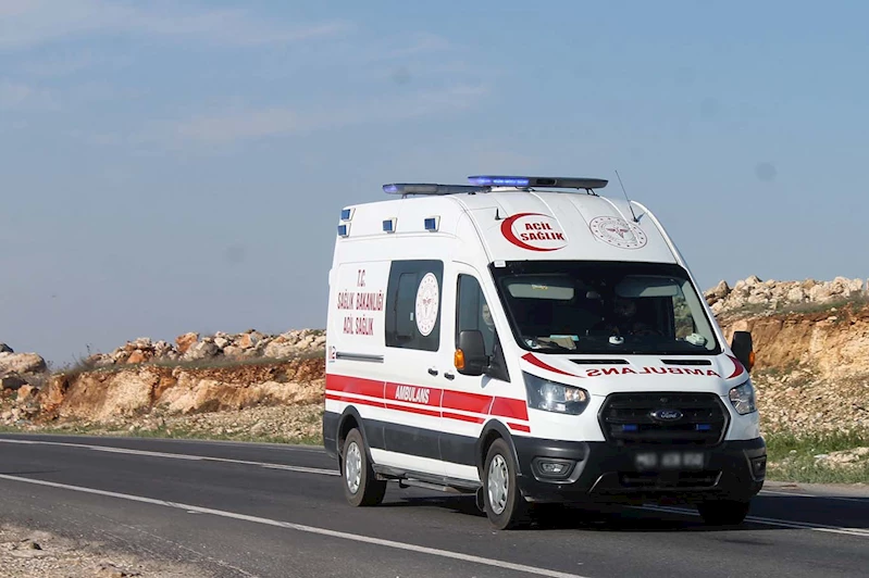 Şanlıurfa’da iki otomobil çarpıştı: 1 ölü, 7 yaralı