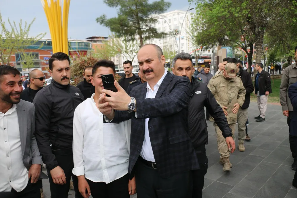 Vali Canalp, Batmanlılarla bayramlaştı