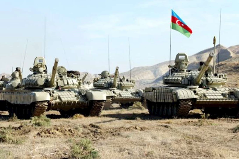 Bakü, Ermenistan