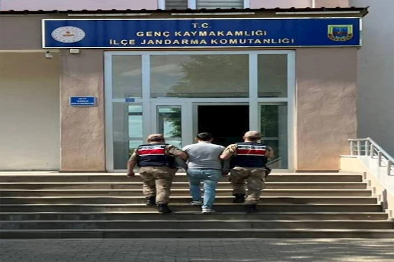  Bingöl’de aranan iki hükümlü yakalanarak cezaevine gönderildi