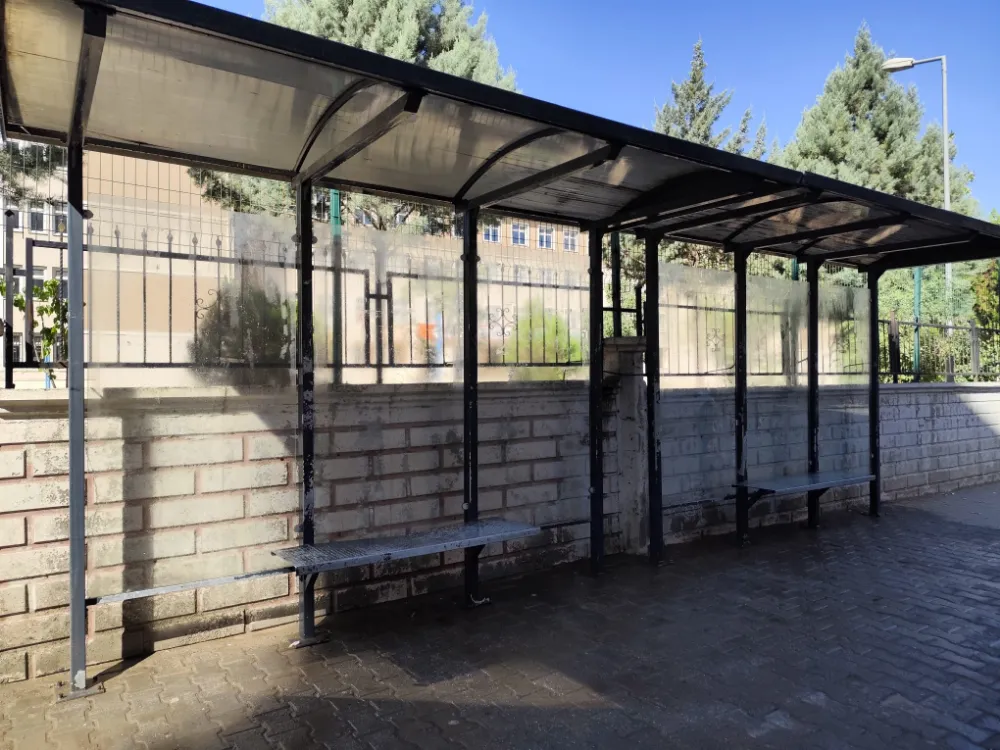 Batman Belediyesinden otobüs duraklarına temizlik ve bakım mesaisi