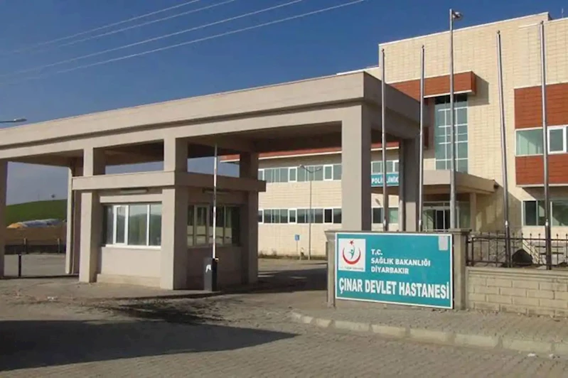 Otomobilin çarptığı küçük kız hayatını kaybetti
