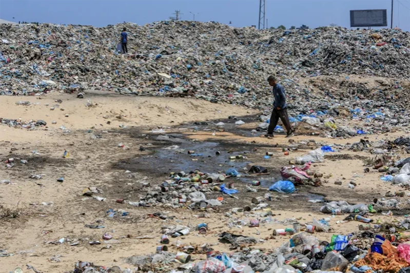 Gazze Belediyesi: Devasa çöp yığınları sağlık ve çevre felaketine neden oluyor