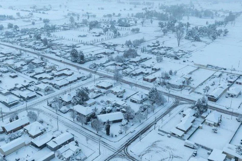 Avustralya’da 10 yıl sonra ilk kez kar kağışı