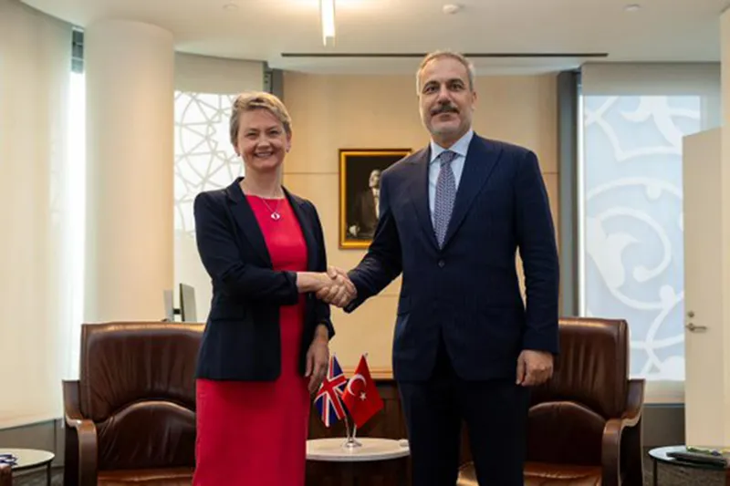 Bakan Fidan, İngiltere Dışişleri Bakanı Cooper ile görüştü