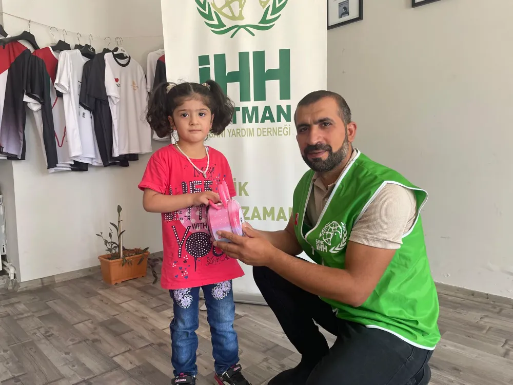 Kendisi küçük ama yüreği büyük Ahsen can