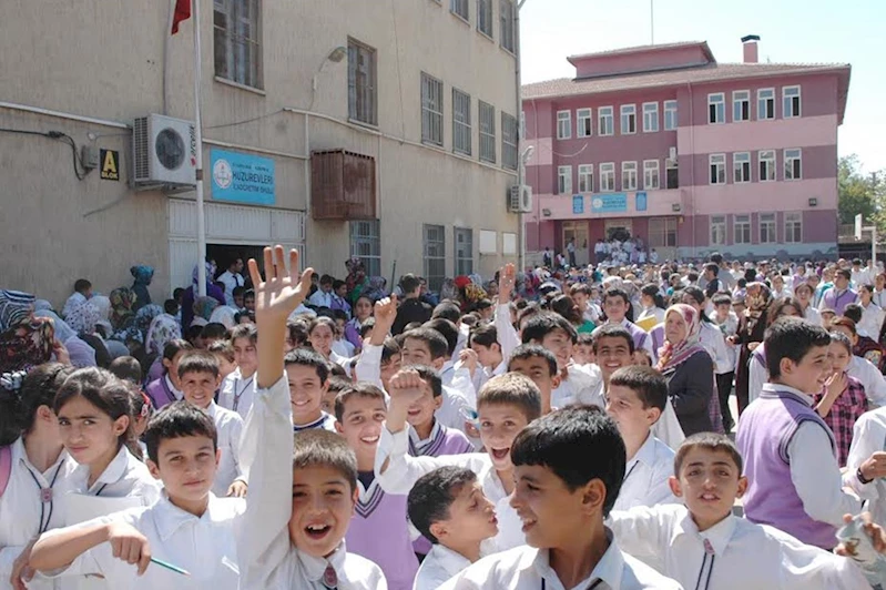 20 milyon öğrenci yarın okula başlıyor