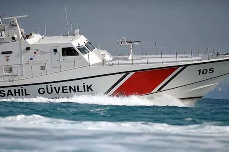 Düzensiz göçmen botu Sahil Güvenlik botuna çarptı: 5 ölü