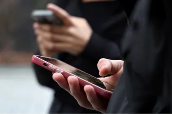 Fransa Anayasa Konseyi, çocukların sosyal medyaya erişimini yasaklayan bir yasayı engelledi