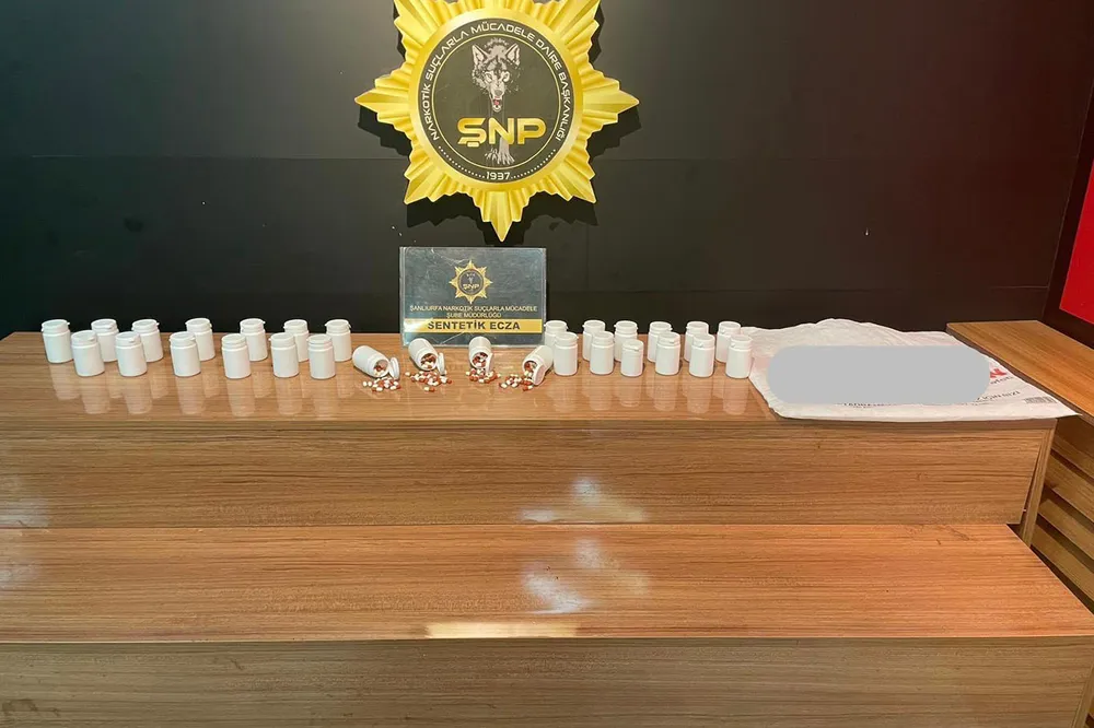 Şanlıurfa'da uyuşturucu operasyonu: Bin 468 sentetik ecza ele geçirildi