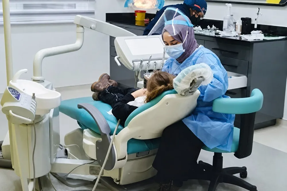 Sağlıklı dişlerin temeli çocuklukta atılıyor