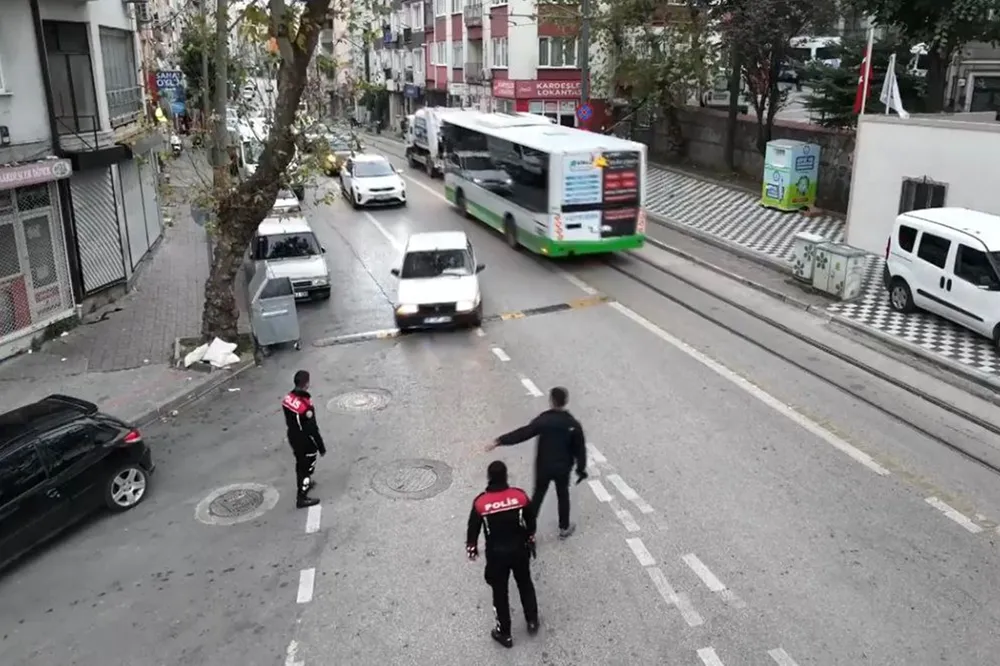 Bursa’da huzur denetiminde 8 aranan şüpheli yakalandı