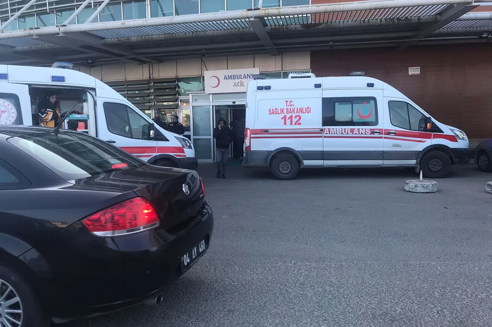 Çoğu jandarma personeli 50 kişi zehirlenme şüphesiyle hastaneye başvurdu