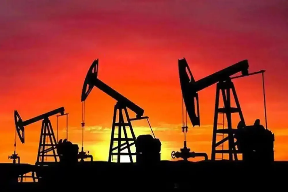 Brent petrol 104,44 dolardan işlem görüyor