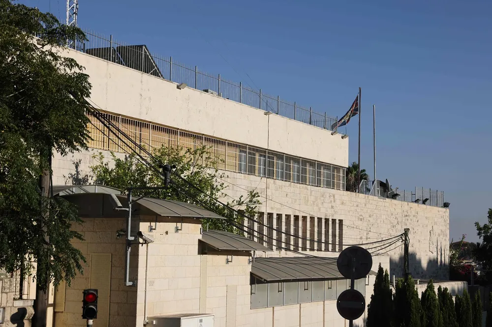 Siyonist rejim İngiltere'nin Kudüs'teki konsolosluğunu kapatıyor: Temsilcilere 7 gün süre