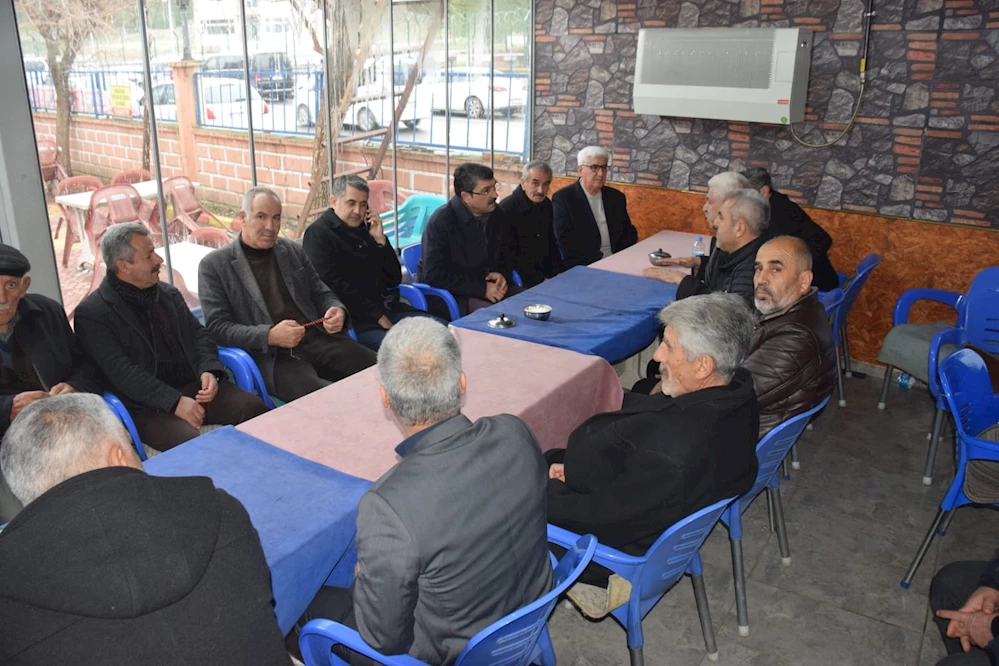 Nasıroğlu, hastane çevresinde bekleyen hasta yakınlarını ziyaret ederek geçmiş olsun dileklerini iletti.