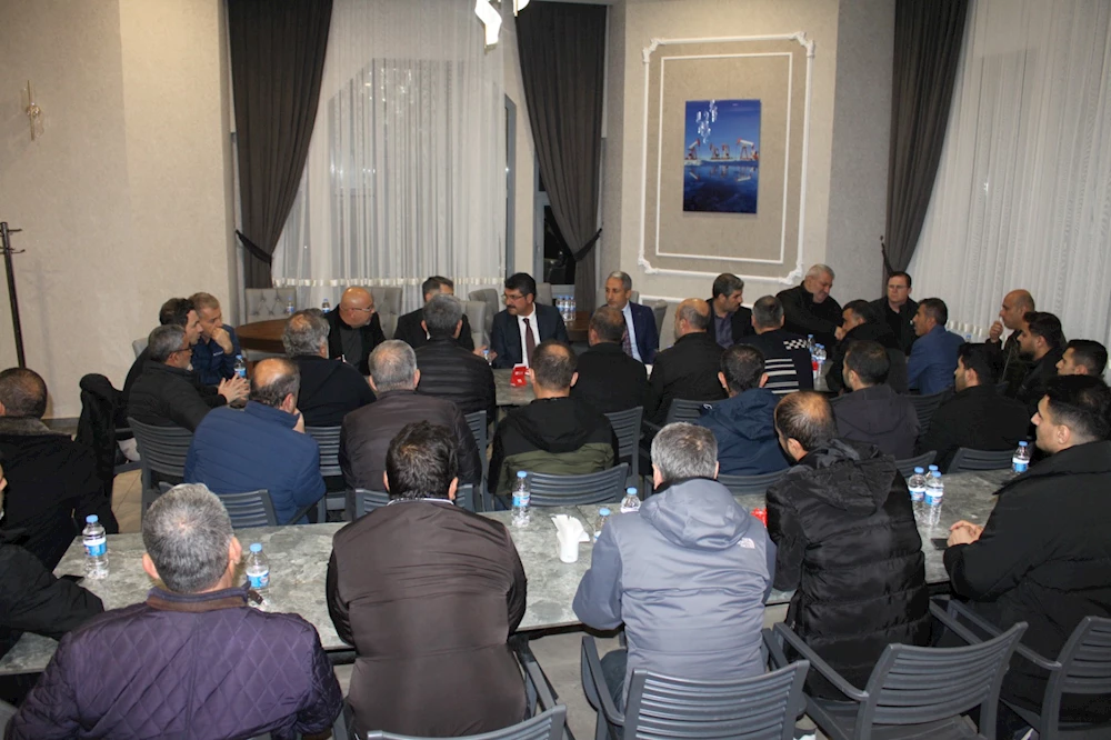 Nasıroğlu, mesai ücretlerinin ödenmemesi gerekçesiyle eylem yapan TPAO işçileriyle bir araya geldi