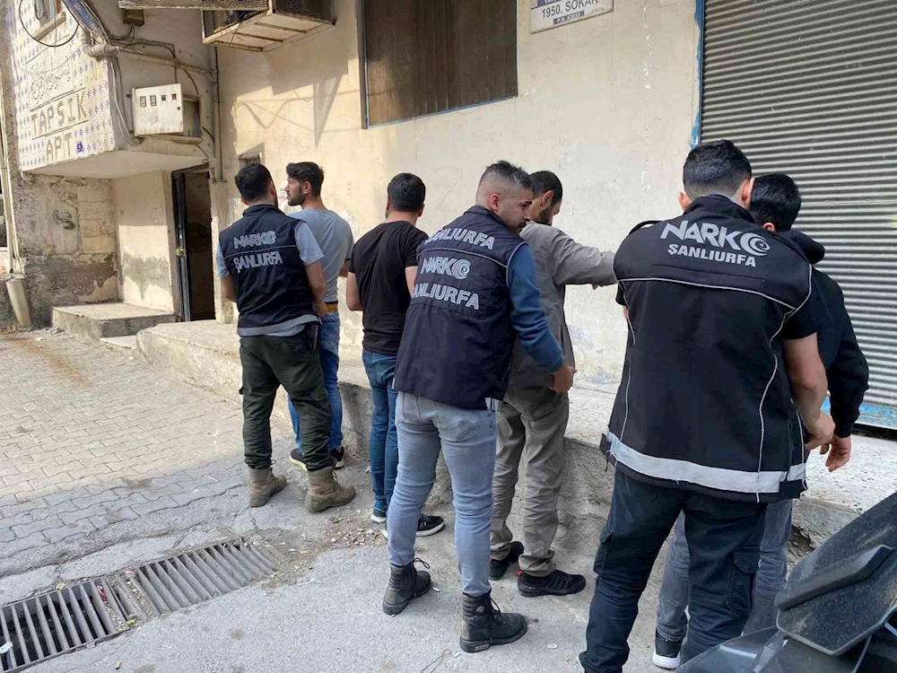 1 günde 15 bin kişinin üst aramasını yaptılar