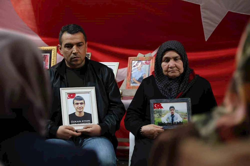 30 yıldır oğlundan haber alamayan anne uçan kuştan bile haber bekliyor