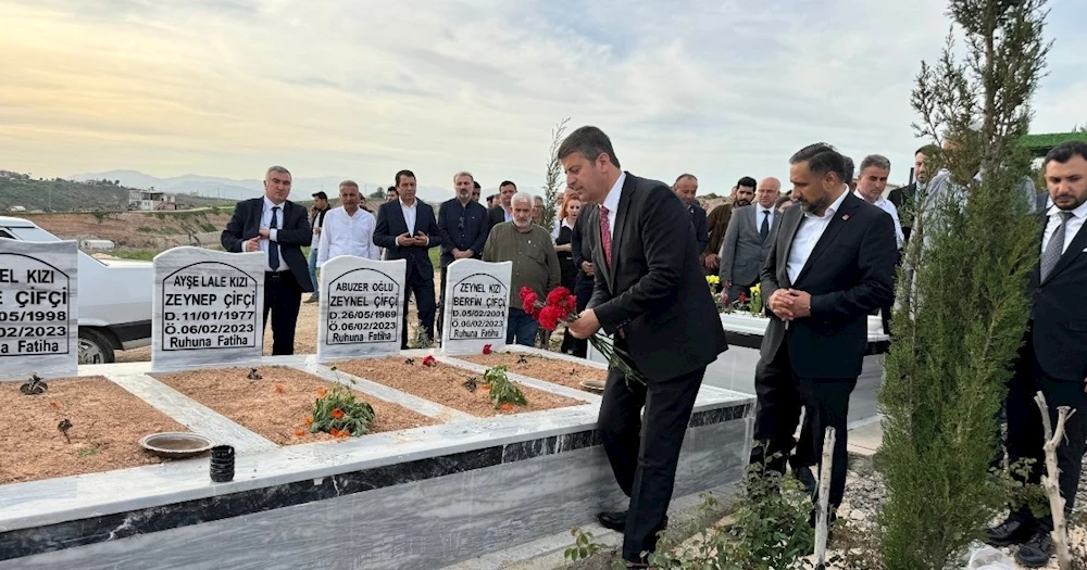 Başkan Tutdere’nin ilk ziyareti mezarlık oldu