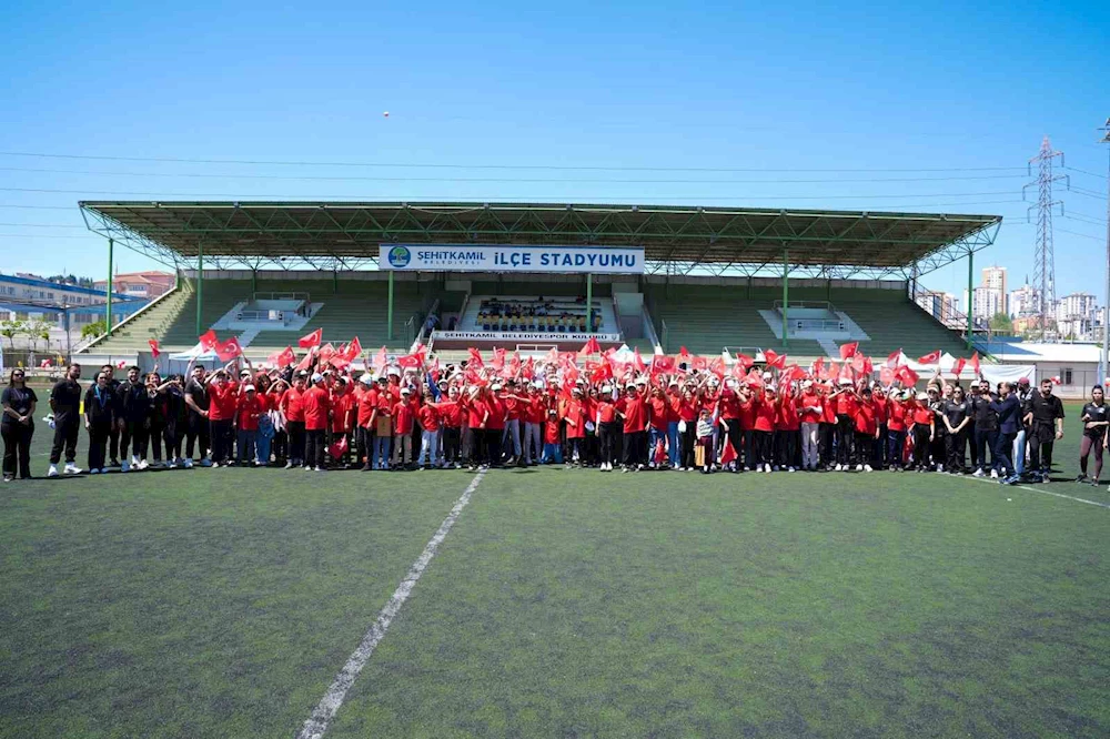 Başkan Yılmaz, çocukların bayram sevinçlerine ortak oldu