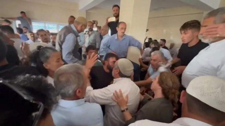 Mardin’de DEM’li vekilin yangınla ilgili provokasyonunu vatandaşlar bozdu