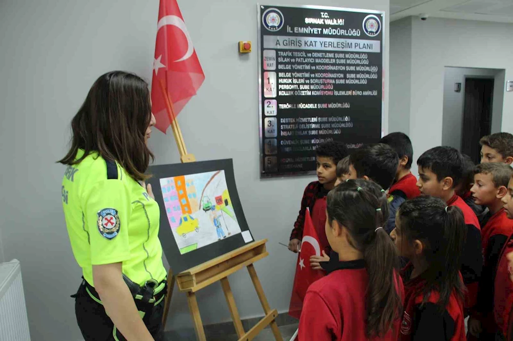 Şırnak’ta öğrenciler trafik haftasını emniyet müdürlüğünde kutladı