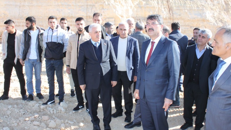 Nasıroğlu, Gercüş ilçesinde başlayan doğalgaz çalışmalarını yerinde inceledi
