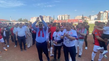 Milletvekili Ferhat Nasıroğlu, Petrolspor’u 2. Lig’e Çıkaran Takımı Kutladı
